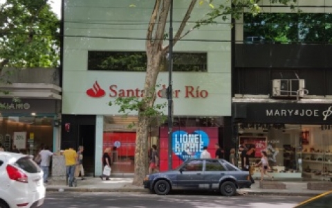 Instalación de videowall y monitores en Santander Río
